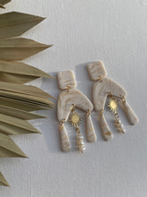 Load image into Gallery viewer, Desert Star Fresh Pearls Earrings